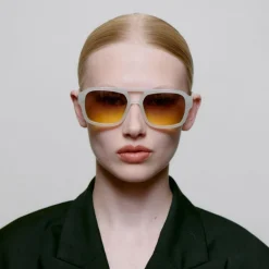 A. Kjærbede solbriller - Kaya cream bone