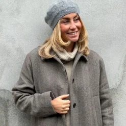 Black Colour hue - Ginger Baret grey