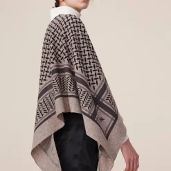 Lala Berlin tørklæde - Triangle Trinity Classic M stradivari dark brown melange