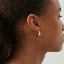 Pernille Corydon øreringe - E-401-G Mini Globe Huggies guldbelagt