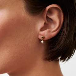 Pernille Corydon ørestikker - E-507 White Adore guldbelagt