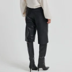 Second Female shorts - Letho Leather Long black
