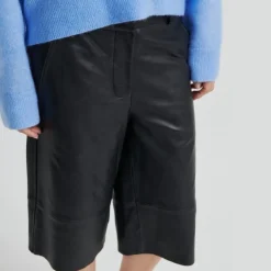 Second Female shorts - Letho Leather Long black