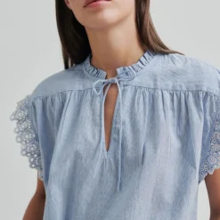 Second Female top - Laure light blue stripe