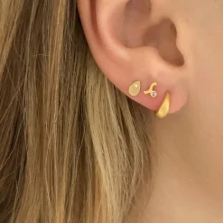 Stine A ørestik - 1222 Petit Wave With Stone light blue